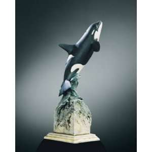   Studios   Airborn Orca   3835   Killer Whale Sculpture