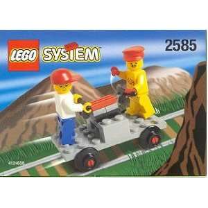   2585 Track Buggy with Station Master and Cool Kid 