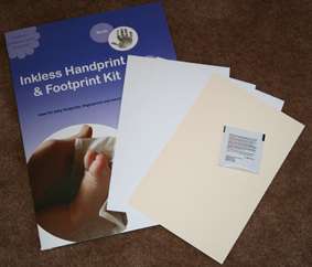 MINI KIT comes with 4 sheets of mini size (14 cm x 21.7cm)inkless 