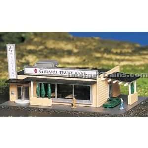  Bachmann N Scale Built Up Drive In Bank w/Figures Toys 