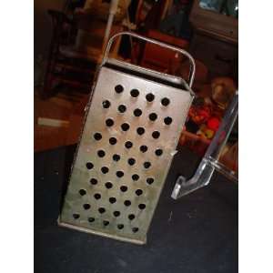   COLLECTIBLE 9 METAL 4 SIDED FOOD GRATER (3 slice)