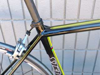 The FACT carbon fork with a tapered steerer is light, stiff and 