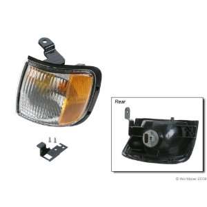  TYC Driver Side Replacement Turn Signal Assembly 