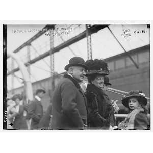   Baroness Hengelmuller and daugher at boat piers 1900