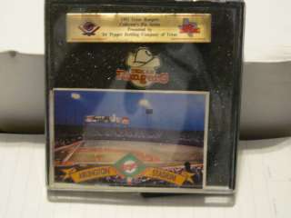 TEXAS RANGERS DR PEPPER 1993 PIN AND CARD IN CASE  