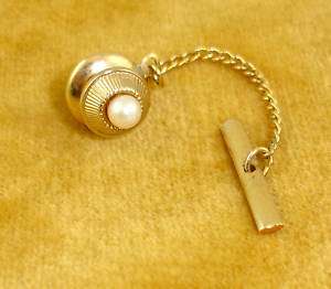 Vintage Pearl goldtone tie tack  
