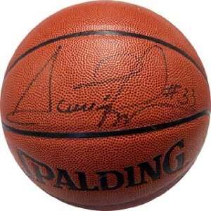  Scottie Pippen Autographed Spalding Indoor / Outdoor 
