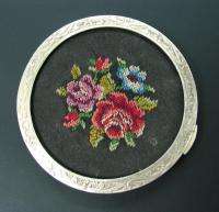 LOVELY ANTIQUE EMBROIDERY SILVER COMPACT POWDER CASE *  