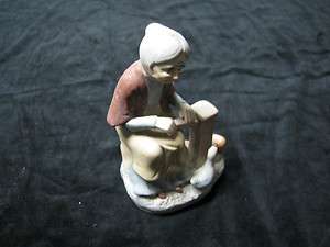 Ceramic Figurine Grandma Elderly Lady Sitting Vintage Collectable 