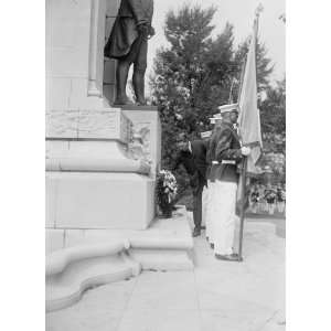  1924 photo Sec. Curtis D. Wilbur at Jno. Paul Jones Statue 