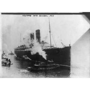  LUSITANIA,New York City,NYC,ship,tug easing ship into pier 