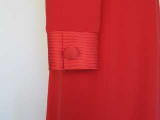 STUNNING NEIMAN MURCUS JENNY RED DRESS. MADE IN ITALY. SIZE 8 USA 