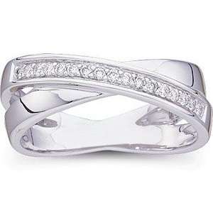 Unusual 0.17 Carat Total Weight Overlapping Diamond Ring set in 14 kt 