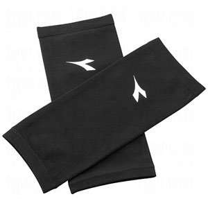  Diadora Performance Shin Guard Sleeves Black/Small Sports 