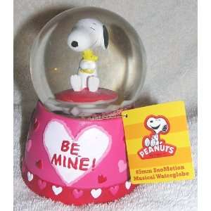  Peanuts Snoopy and Woodstock Valentines Day Musical Snow 