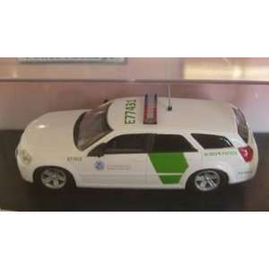   Response 1/43 US Border Patrol Dodge Magnum Police Car Toys & Games