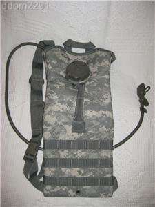   UNIVERSAL CAMO MOLLE II HYDRATION CARRIER 3 LITER 100OZ HYDRAMAX NEW