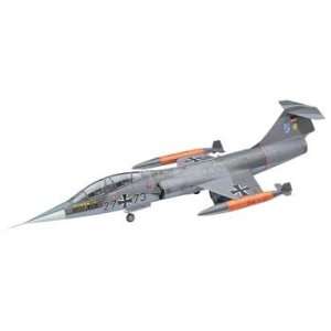  Hasegawa 1/48 TF 104G Starfighter Kit Toys & Games