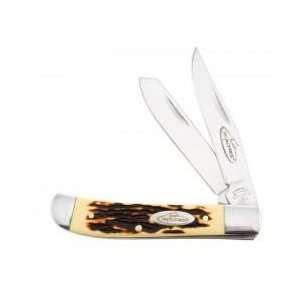   Realtree 3.5 Inch Trapper 2 Blade Folding Pocket Knife with Lapel Pin