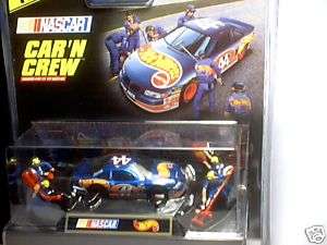 TYCO 440 X2 HOT WHEELS NASCAR with PIT CREW   on Card  