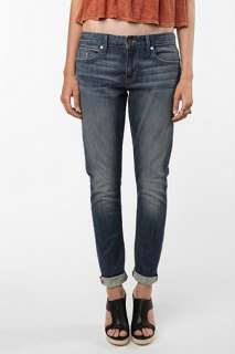 UrbanOutfitters  Levis Cropped Selvedge Boyfriend Skinny Jean