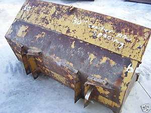 Bucket for loader tractor with teeth 5 foot wide  