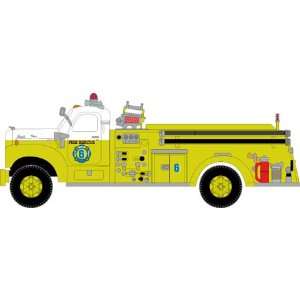  HO RTR Mack B Fire Truck, FPD #6 Toys & Games