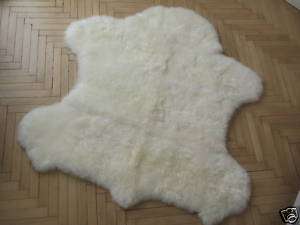 EISBÄR aus Schaffellen Bärenfell Fell weiß weiße Felle  