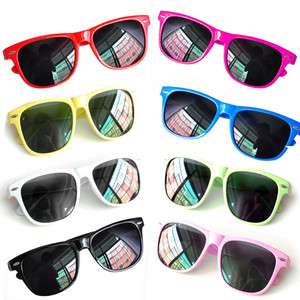   Mens Unisex Wayfarer Vintage Retro Trendy Cool Sunglasses 8 Colors Iti